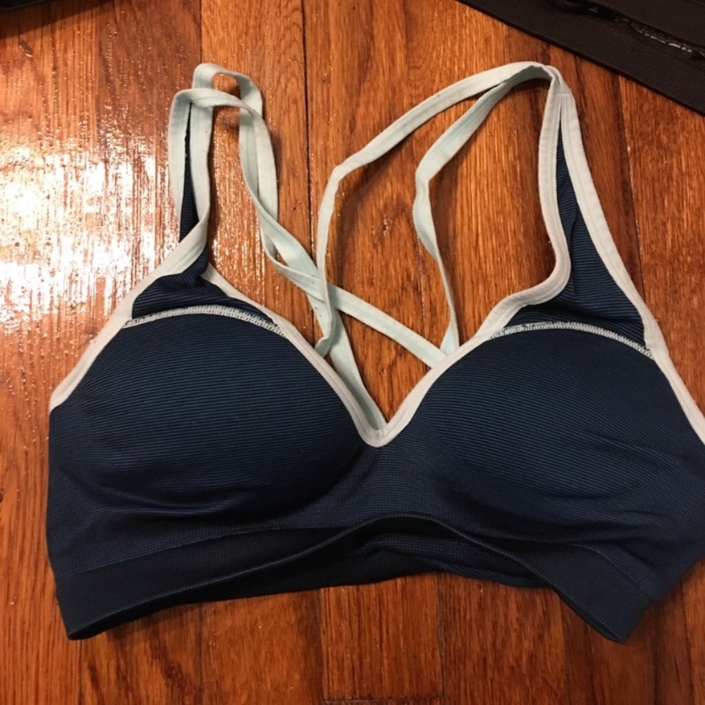 PINK Victoria’s Secret Sports Bra
